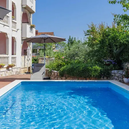 Romantika - Roj105 By Interhome