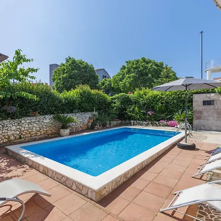 Romantika - Roj105 By Interhome
