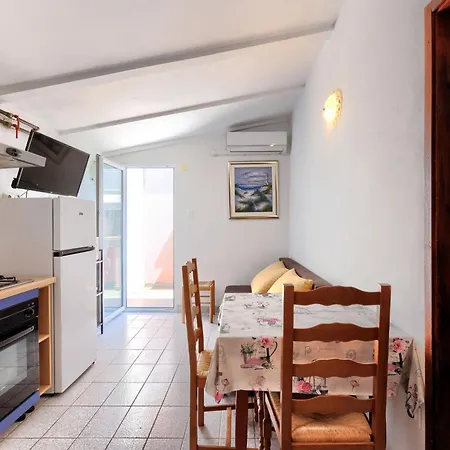 Apartment Romantika - Roj105 By Interhome *