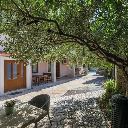 Apartment Romantika-1 By Interhome Rovinj